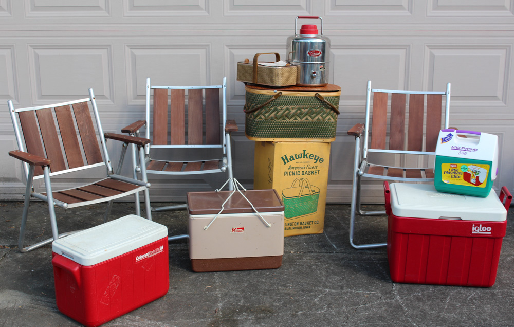 Retro Picnic With Hawkeye and Viking
