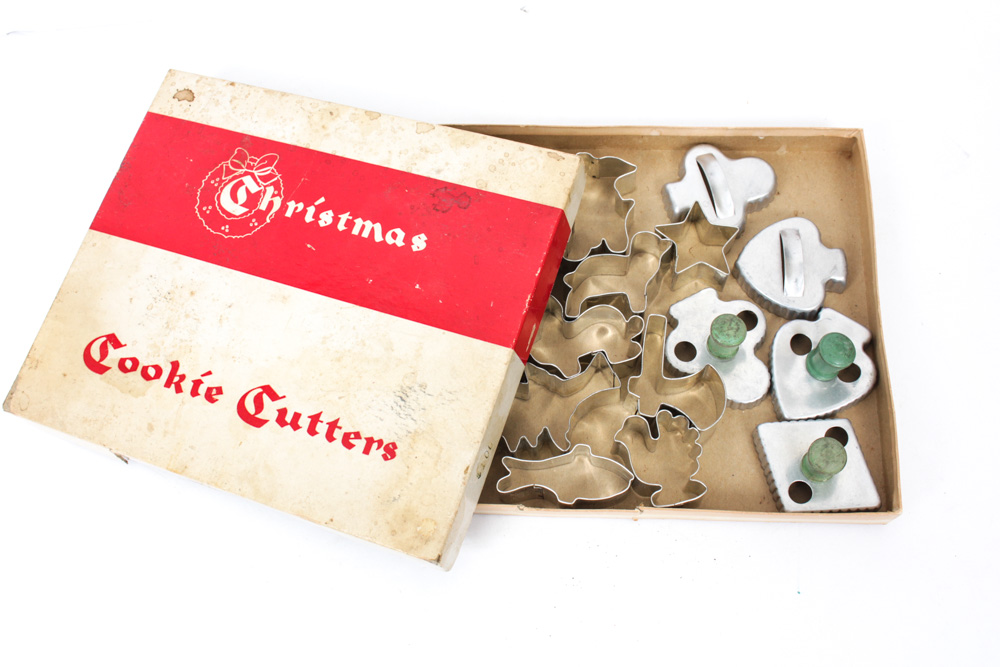 Old Fashioned Christmas Cookie Cutters and Friends