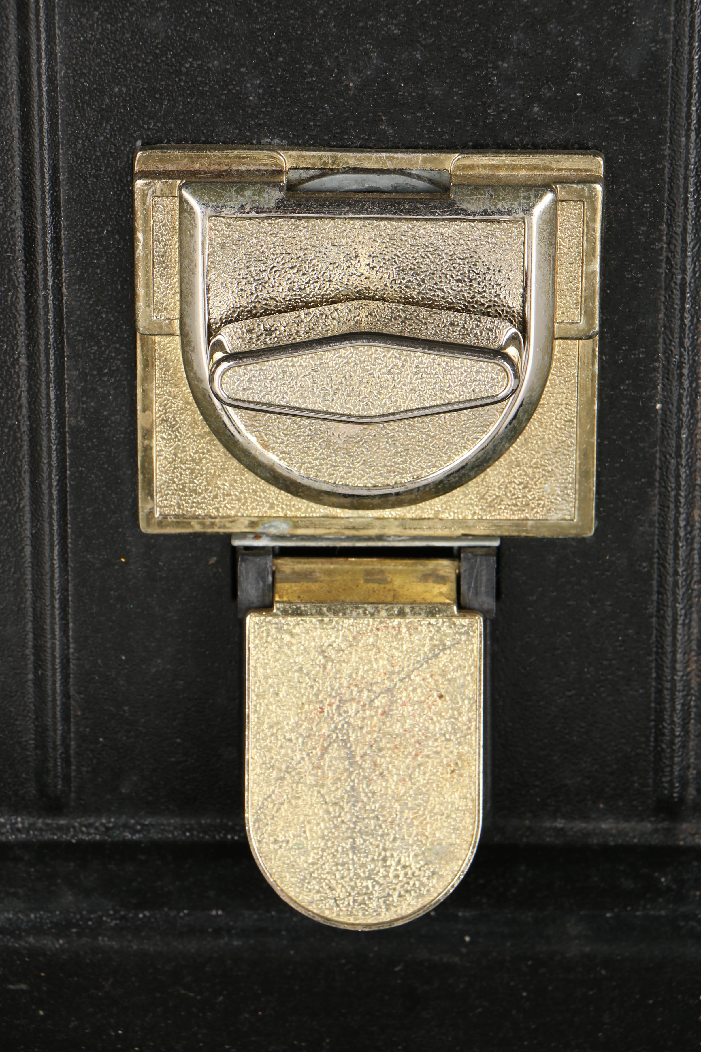 Triple Bay Coin Operated Candy Machine