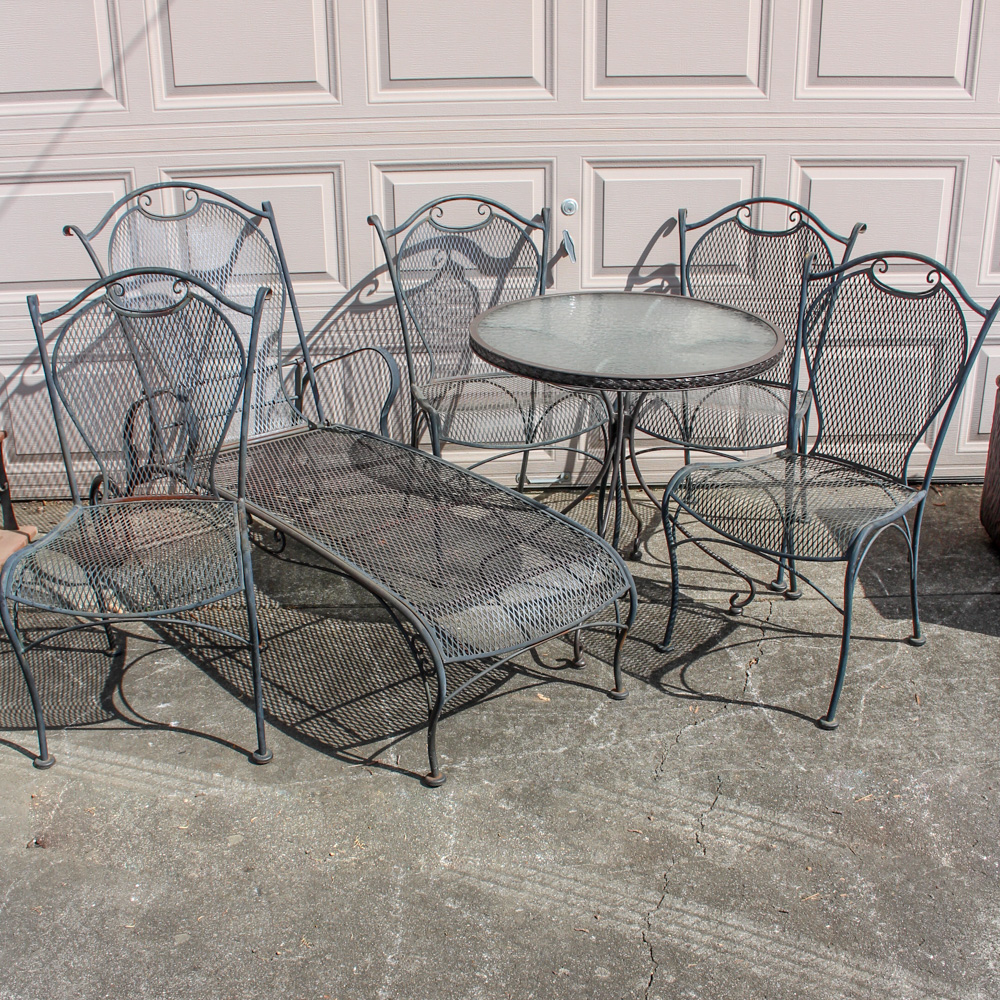 Set of Wrought Iron Chairs with Side Table