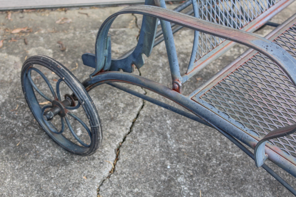 Set of Wrought Iron Chairs with Side Table