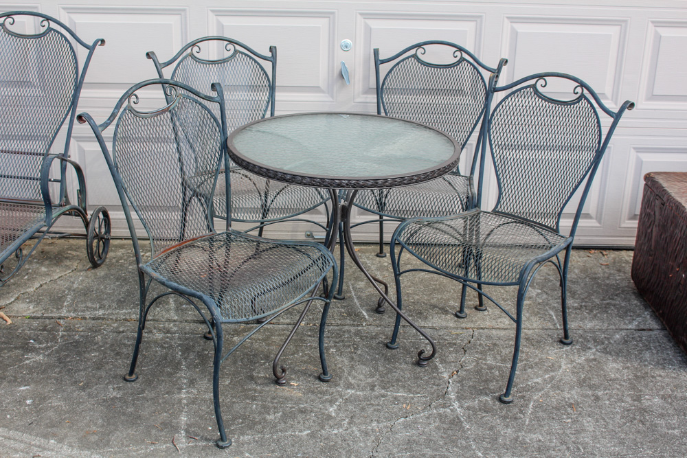 Set of Wrought Iron Chairs with Side Table