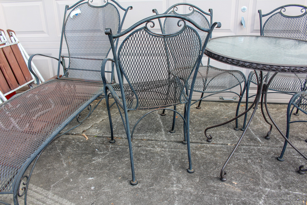 Set of Wrought Iron Chairs with Side Table