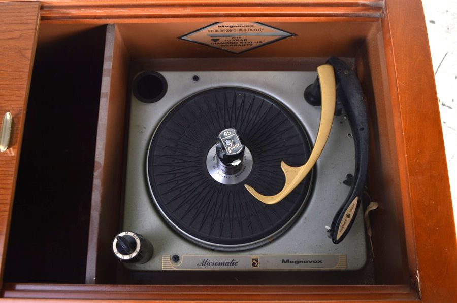Vintage Magnavox Stereo Console
