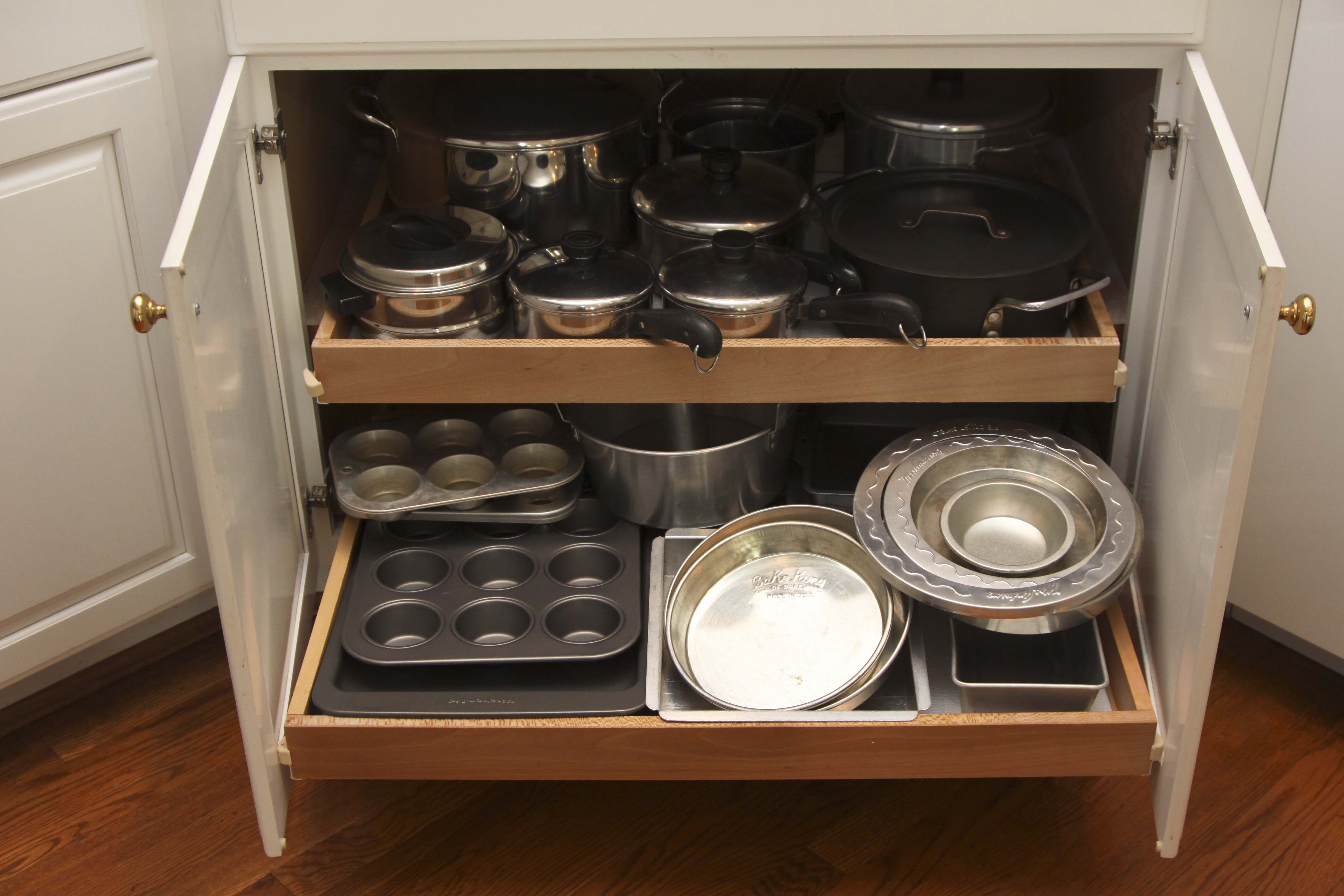 Large Selection of Pots, Pans, and Cookware