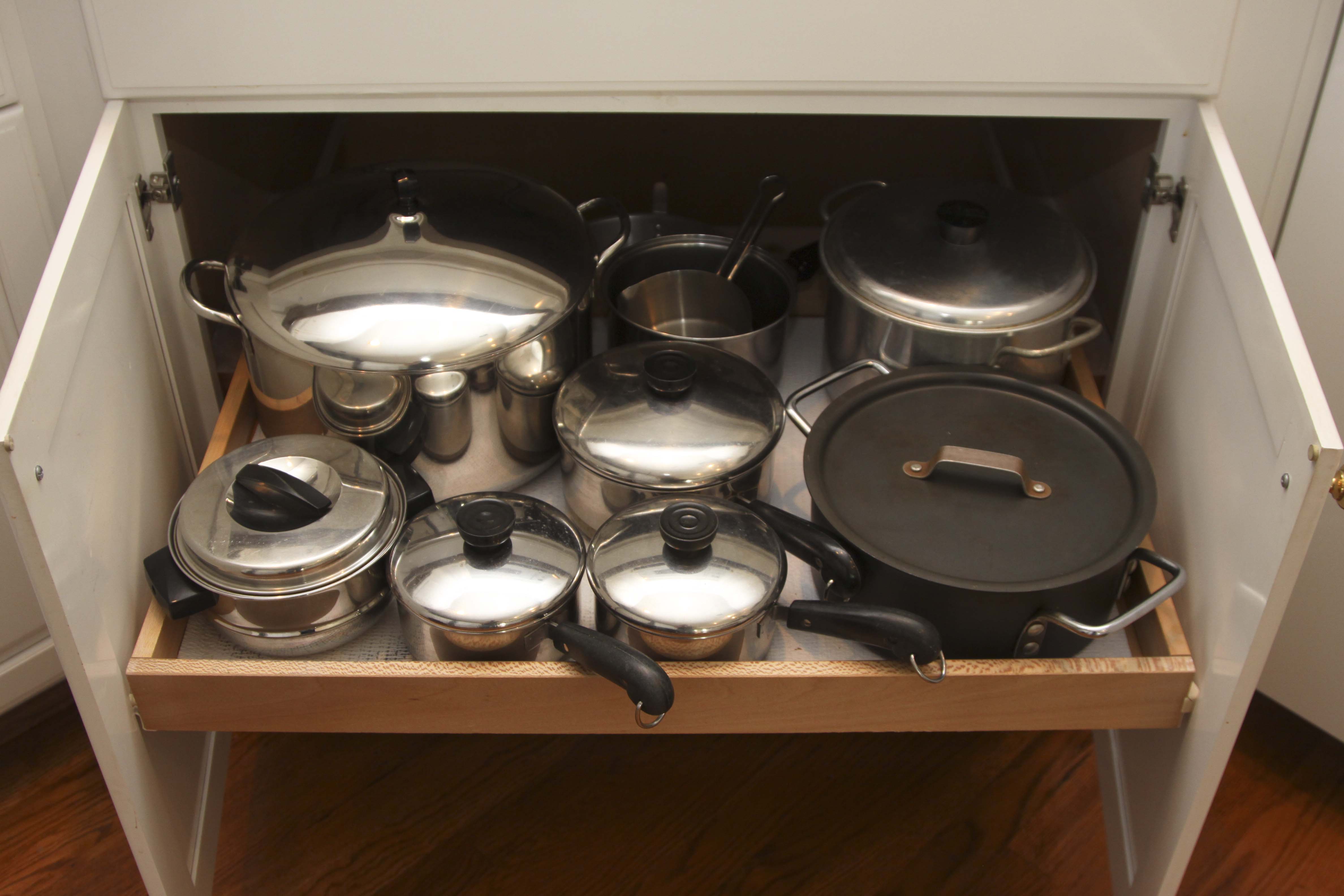 Large Selection of Pots, Pans, and Cookware