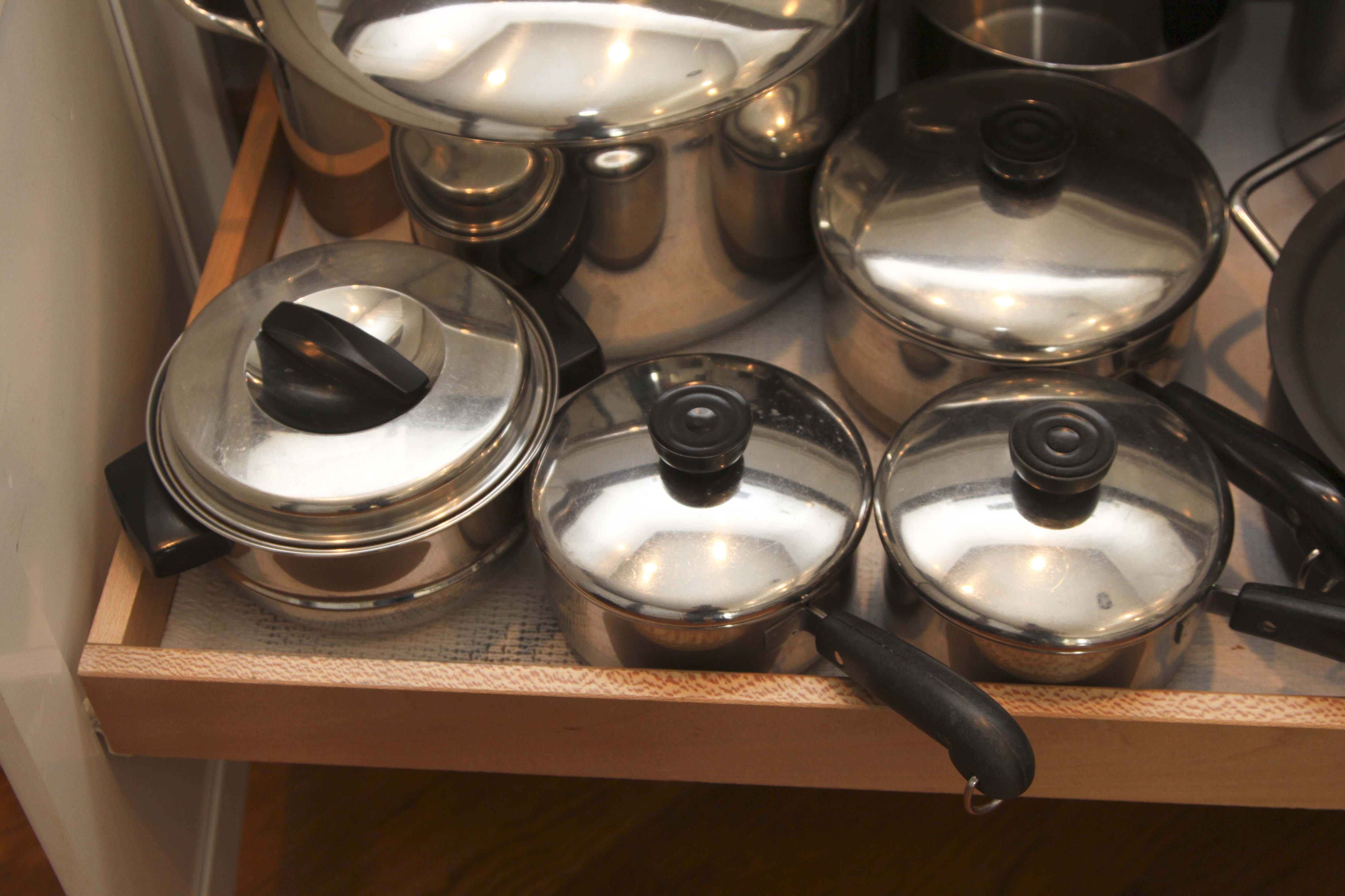Large Selection of Pots, Pans, and Cookware