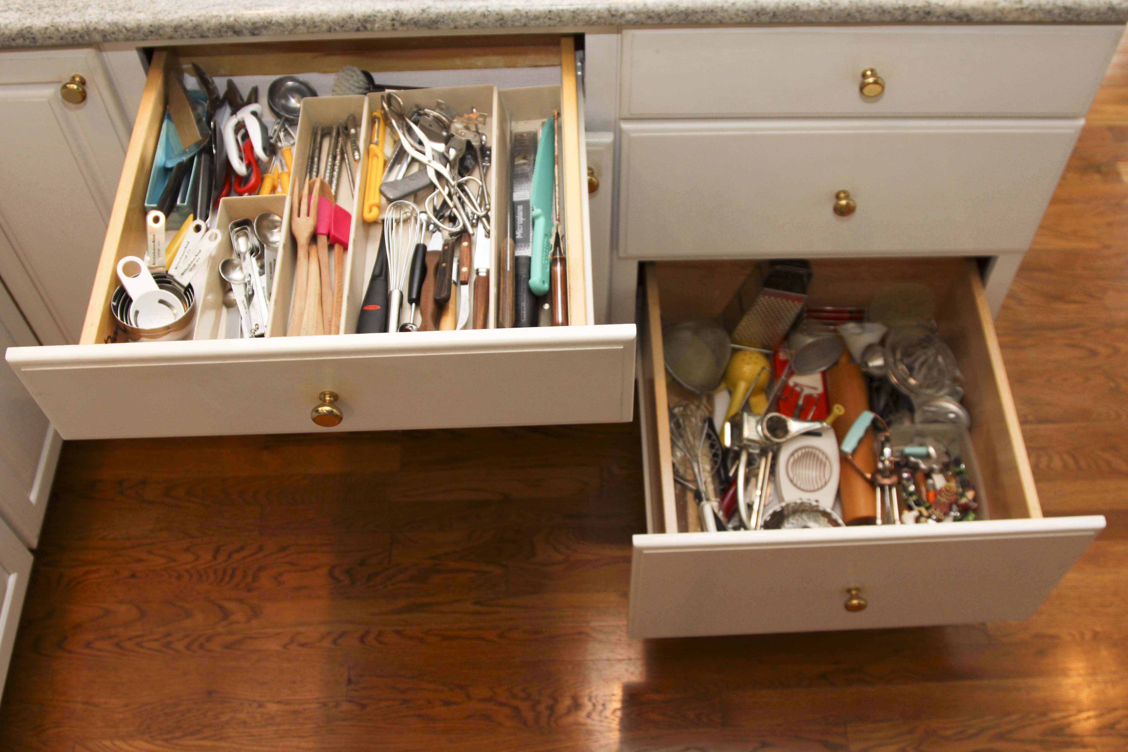 Assorted Kitchen Utensils Including Vintage