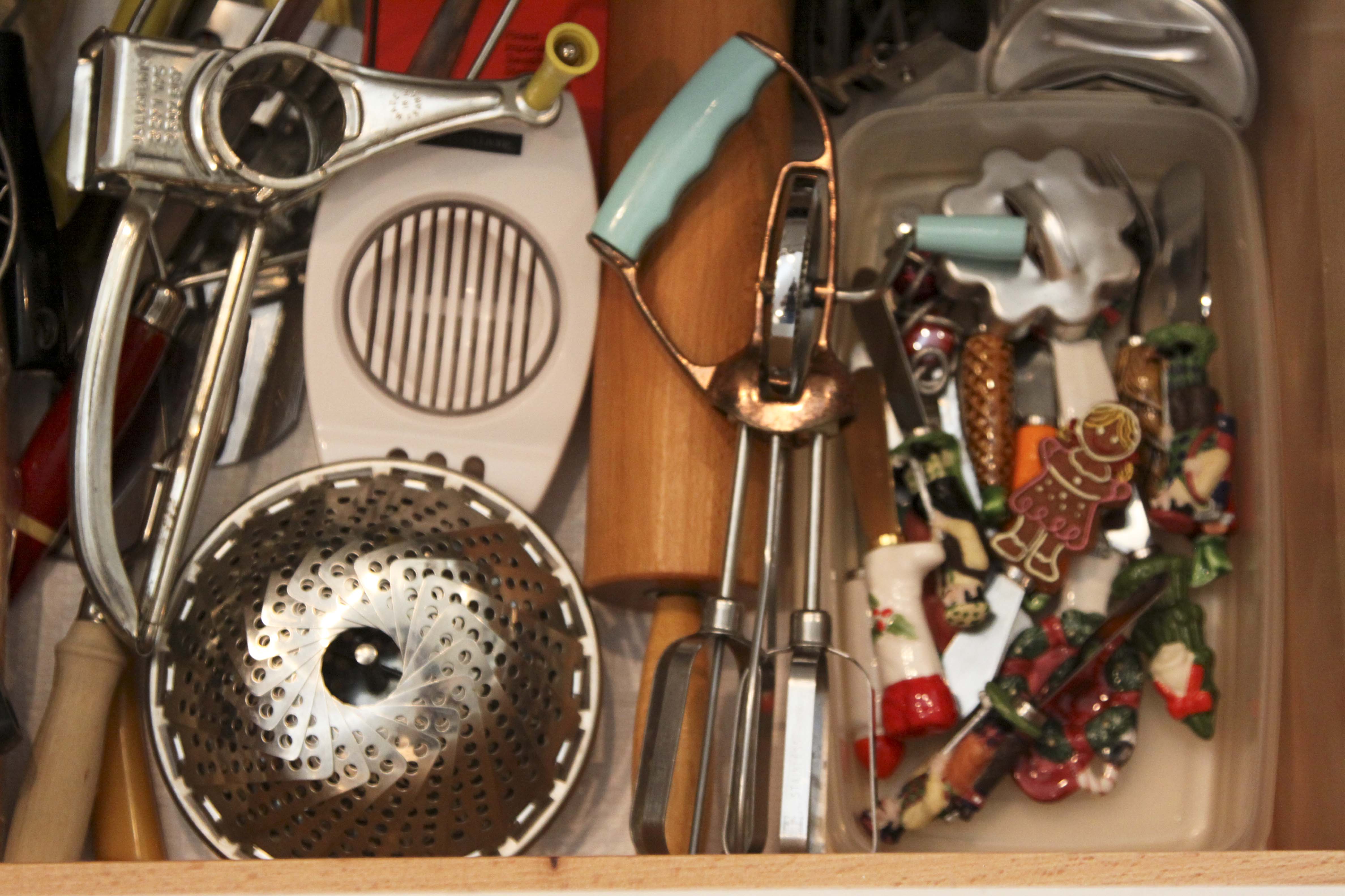 Assorted Kitchen Utensils Including Vintage