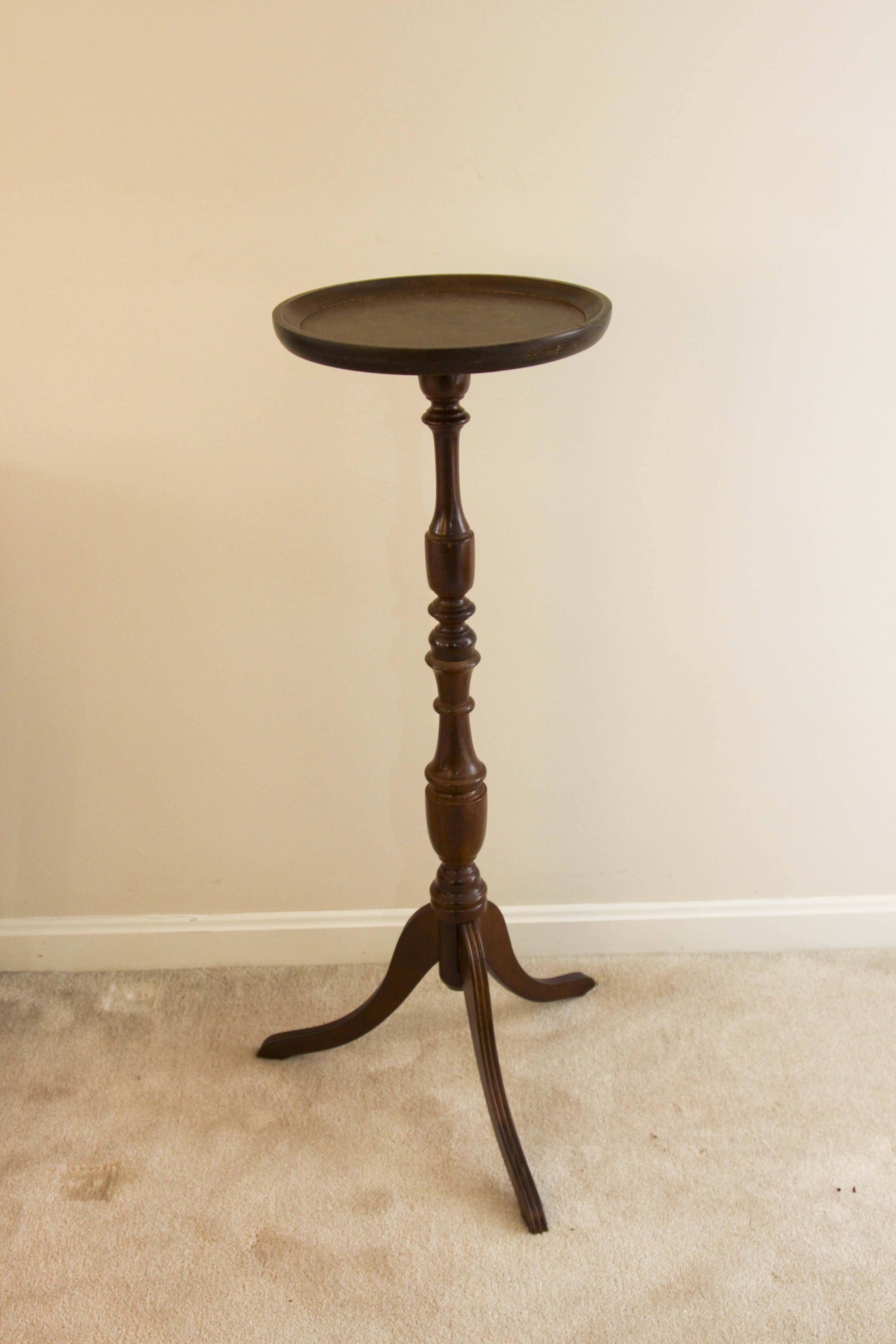 Assorted Floral Decor Including a Lamp and Plant Stand