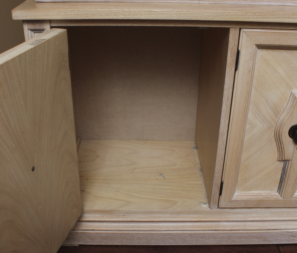 Contemporary China Cabinet