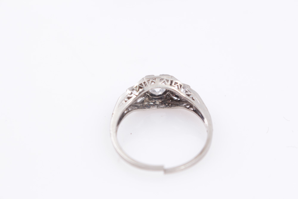 18K White Gold Ring With Open Mount