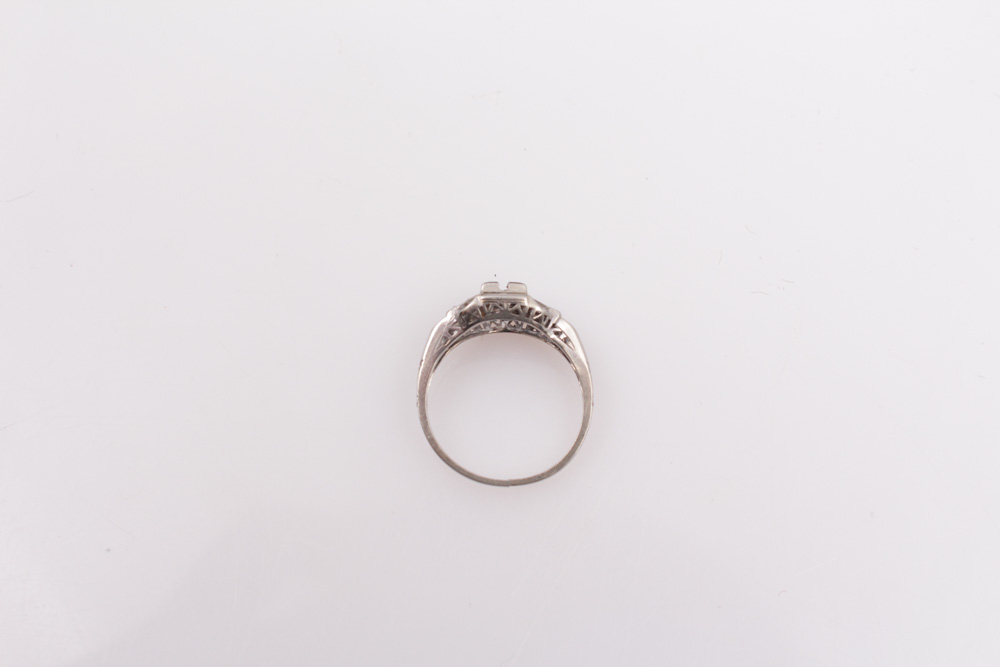 18K White Gold Ring With Open Mount
