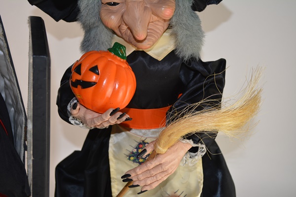 Halloween Decorations Vampire Coffin and Motionette Illuminated Witch