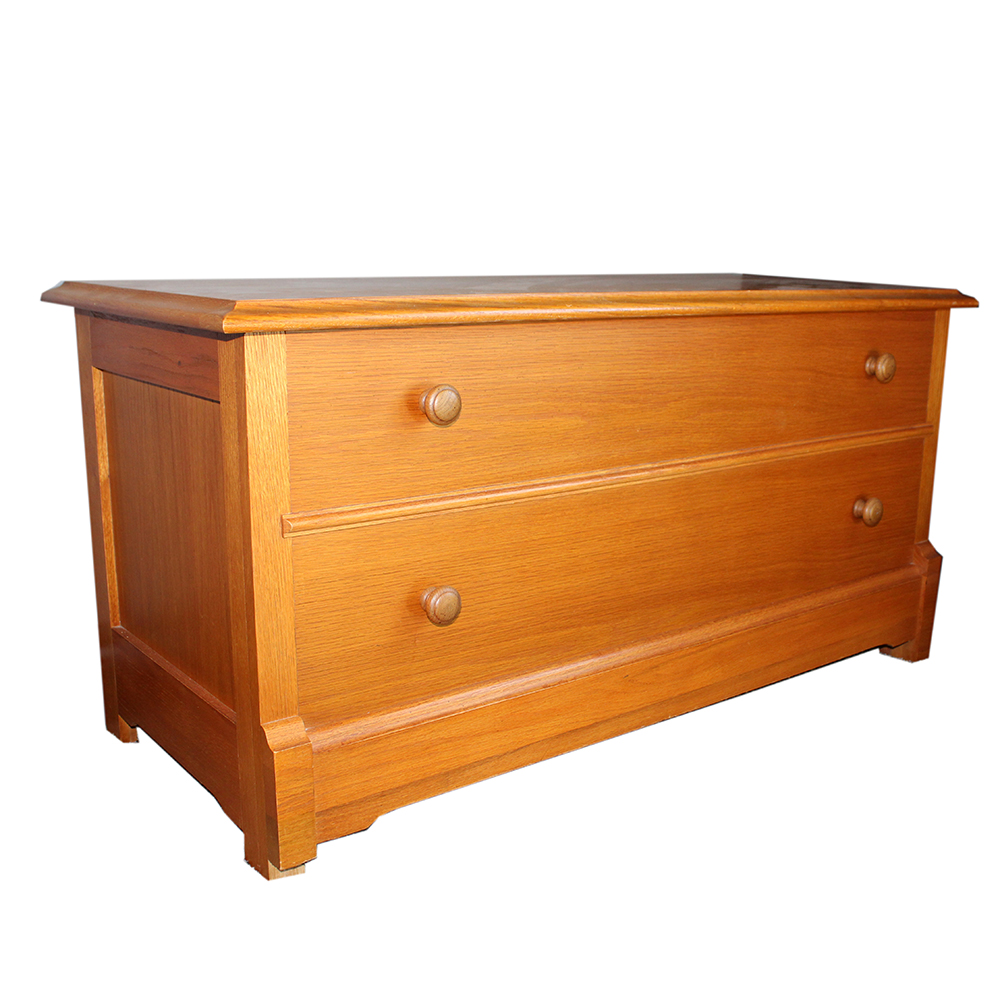 Cedar-Lined Oak Chest