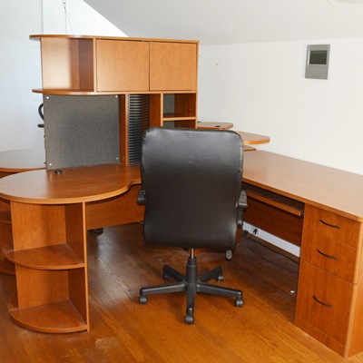 Sauder Computer Desk With Left Peninsula and Desk Chair