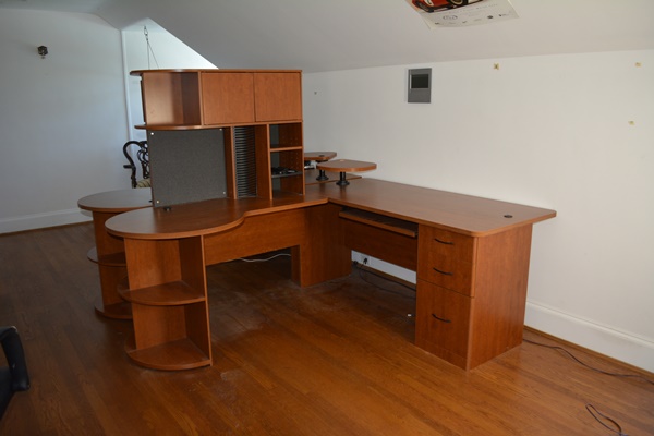 Sauder Computer Desk With Left Peninsula and Desk Chair
