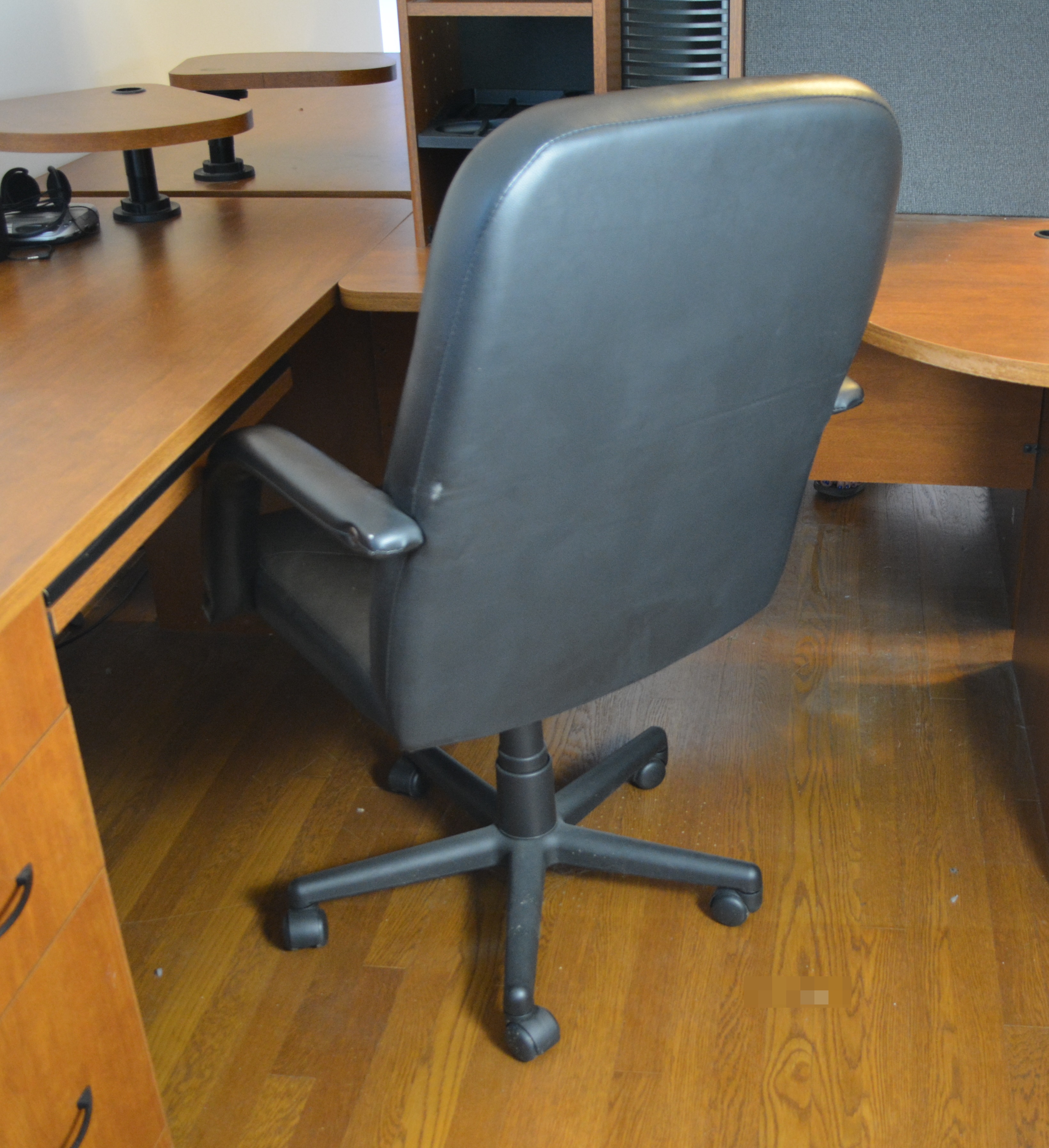 Sauder Computer Desk With Right Peninsula and Desk Chair