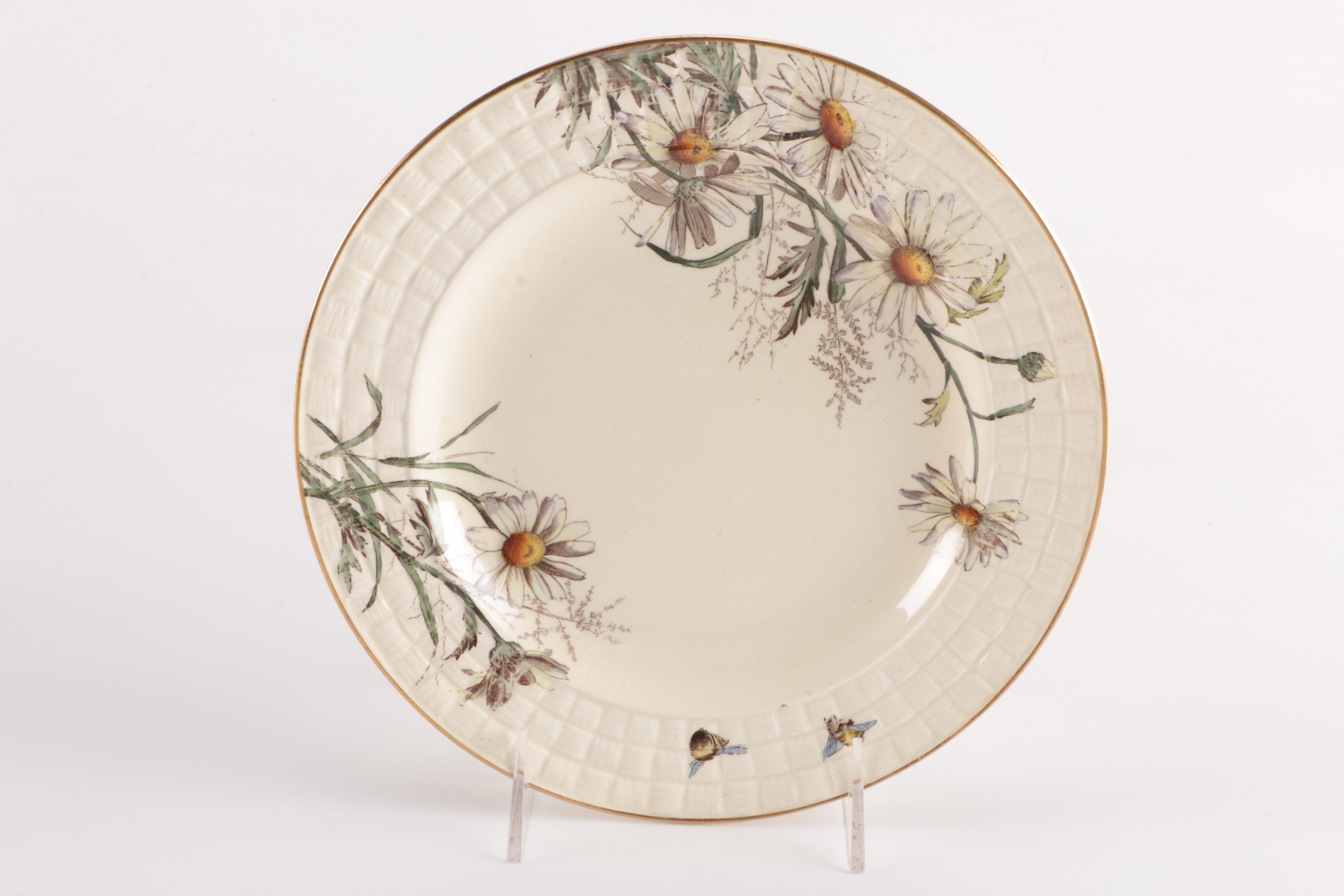George Jones & Son Daisy With Bee Plates