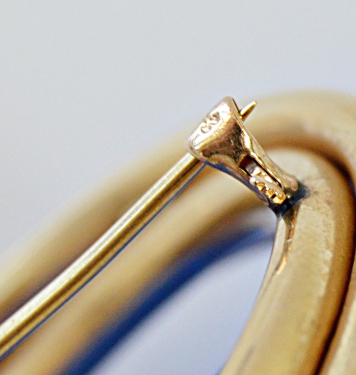 Vintage 14K Yellow Gold Circle Brooch