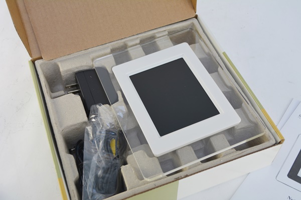 New NuVue 560 Digital Photo Player/PIcture Frame