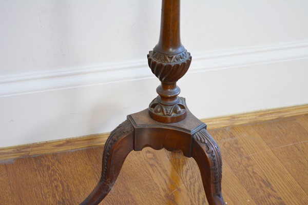 Antique Chippendale Style Mahogany Plant Stand / Candle Stand
