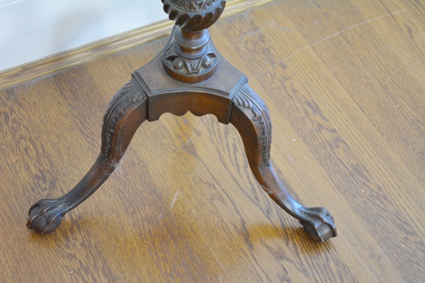 Antique Chippendale Style Mahogany Plant Stand / Candle Stand