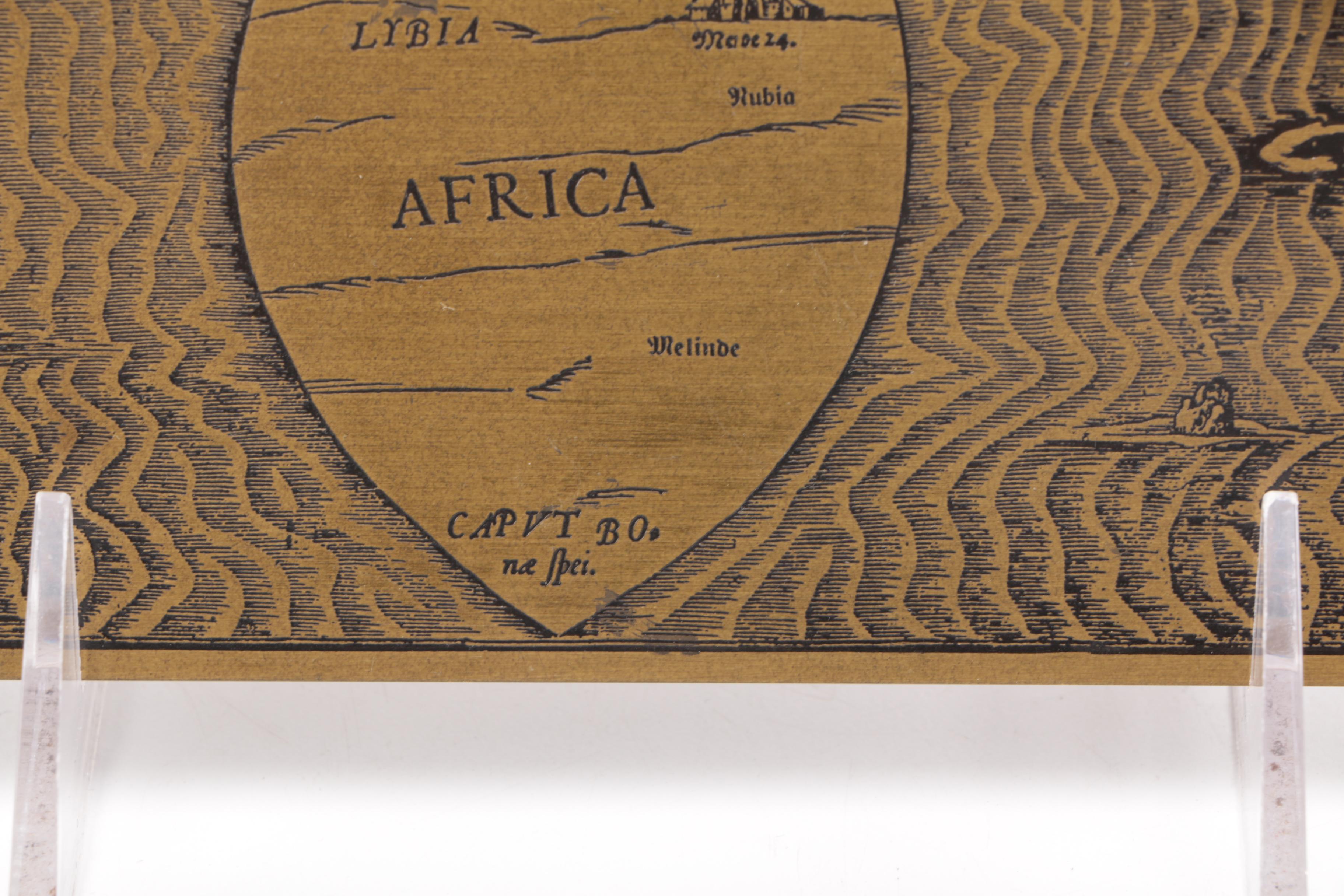 Decorative Arts With Glassware