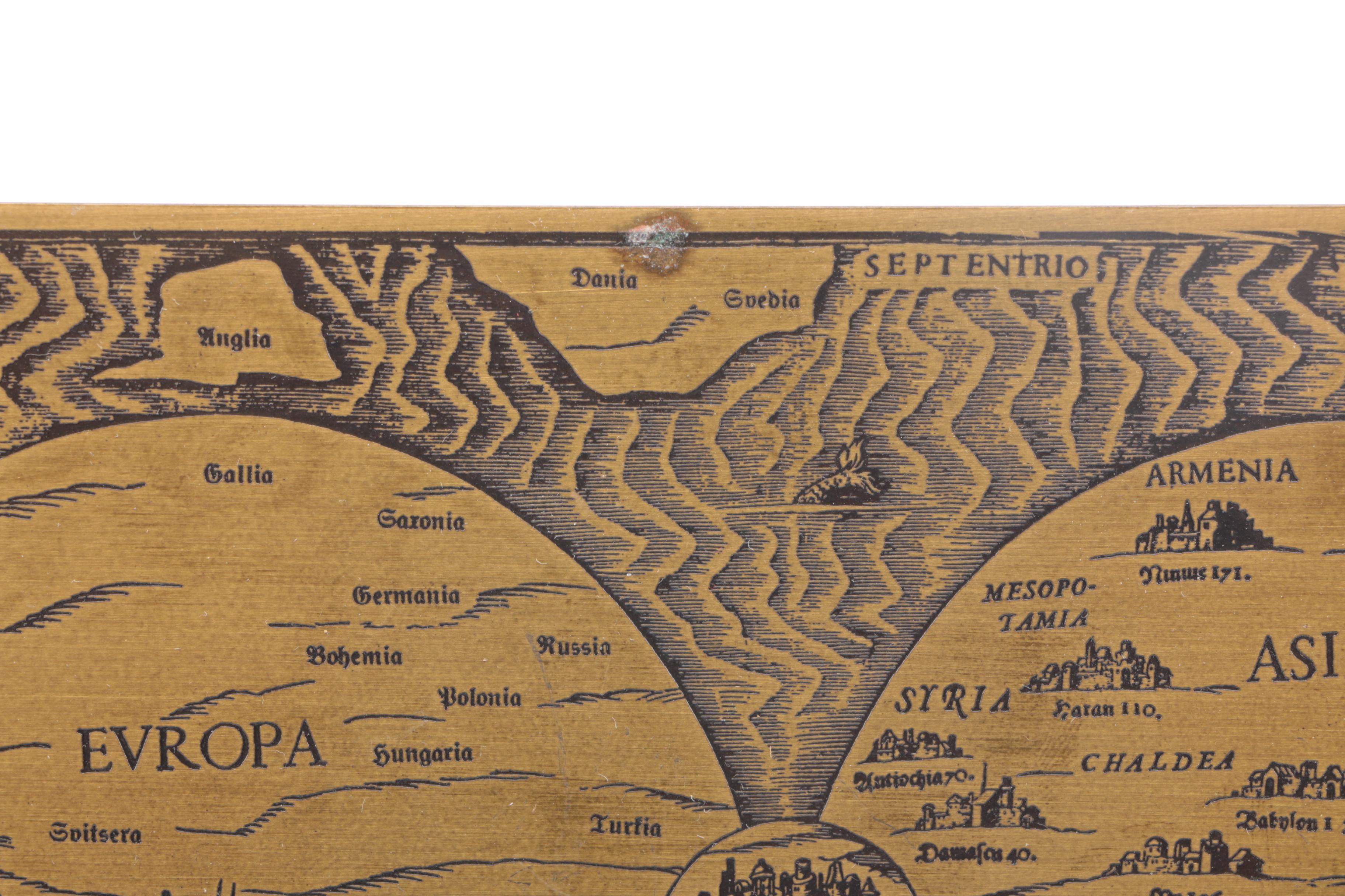 Decorative Arts With Glassware