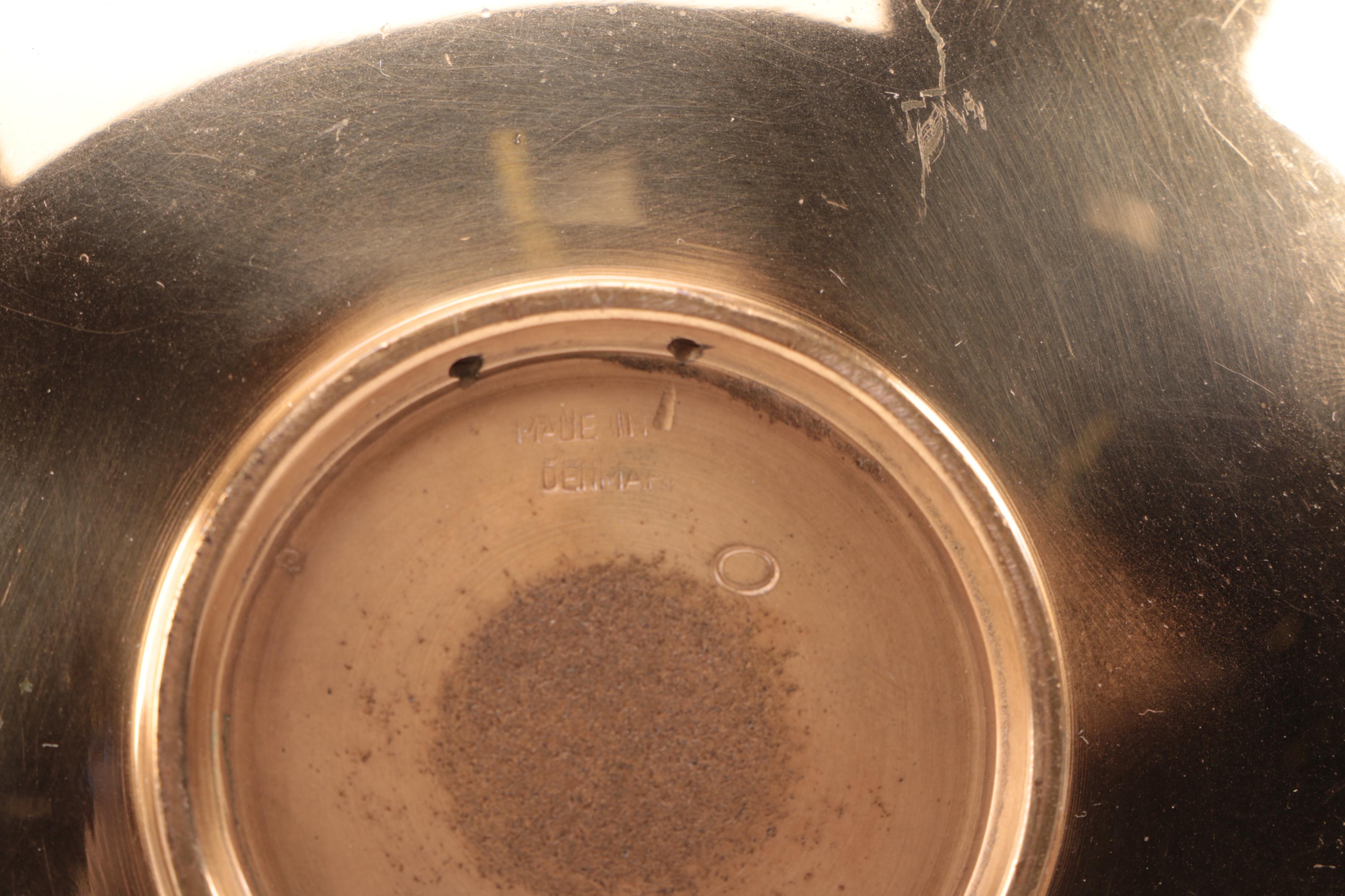 Decorative Arts With Glassware