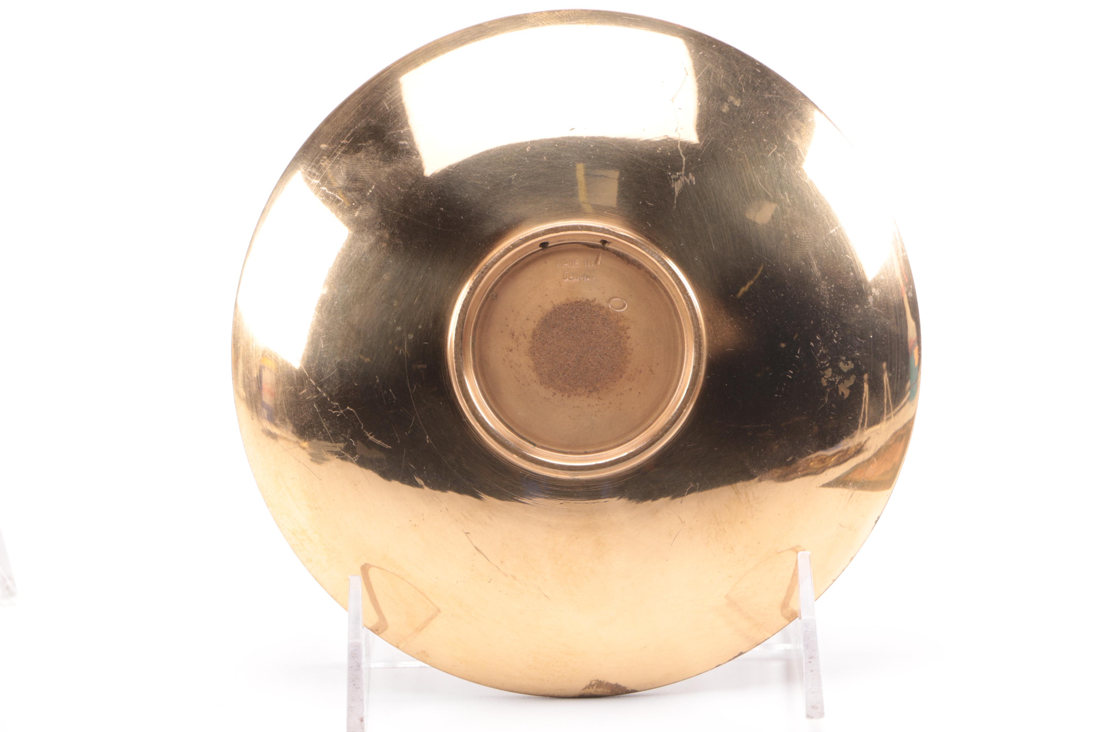 Decorative Arts With Glassware