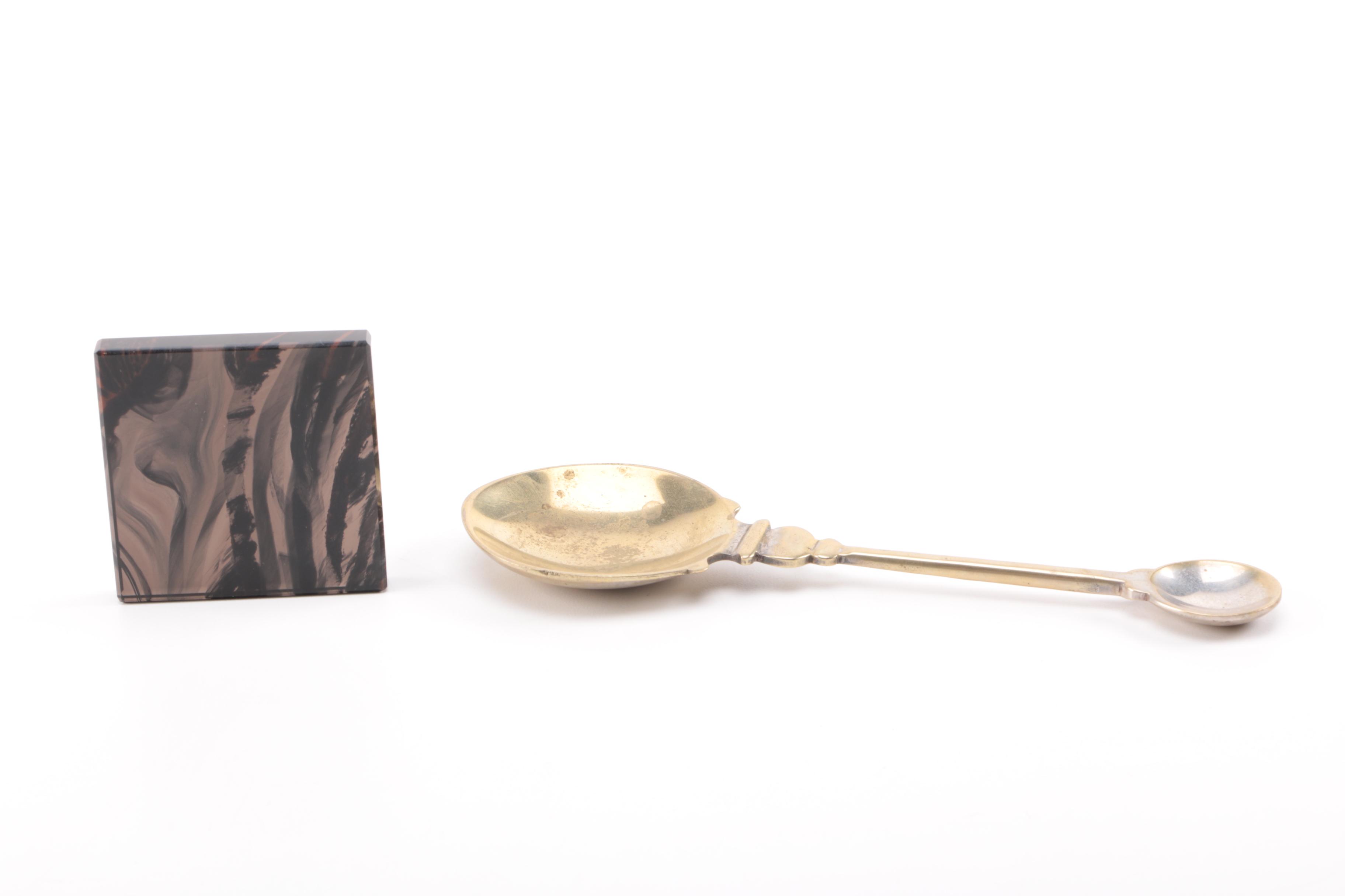 Decorative Arts With Glassware