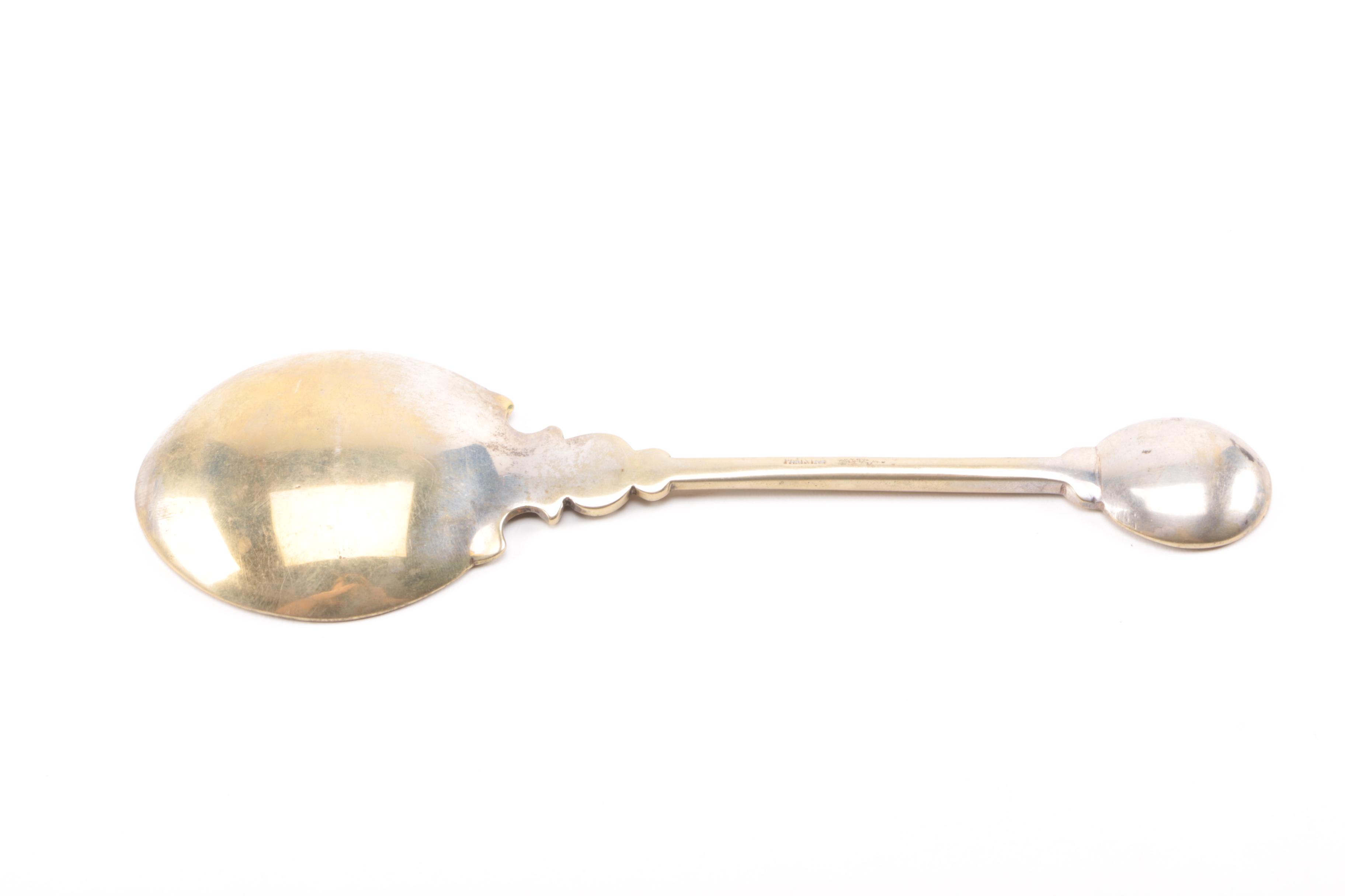 Decorative Arts With Glassware