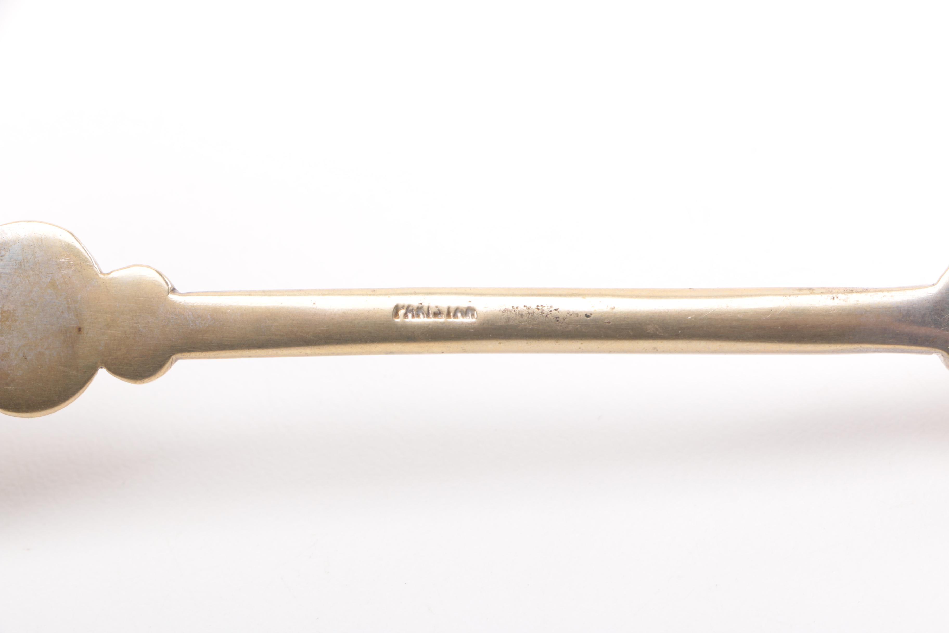 Decorative Arts With Glassware