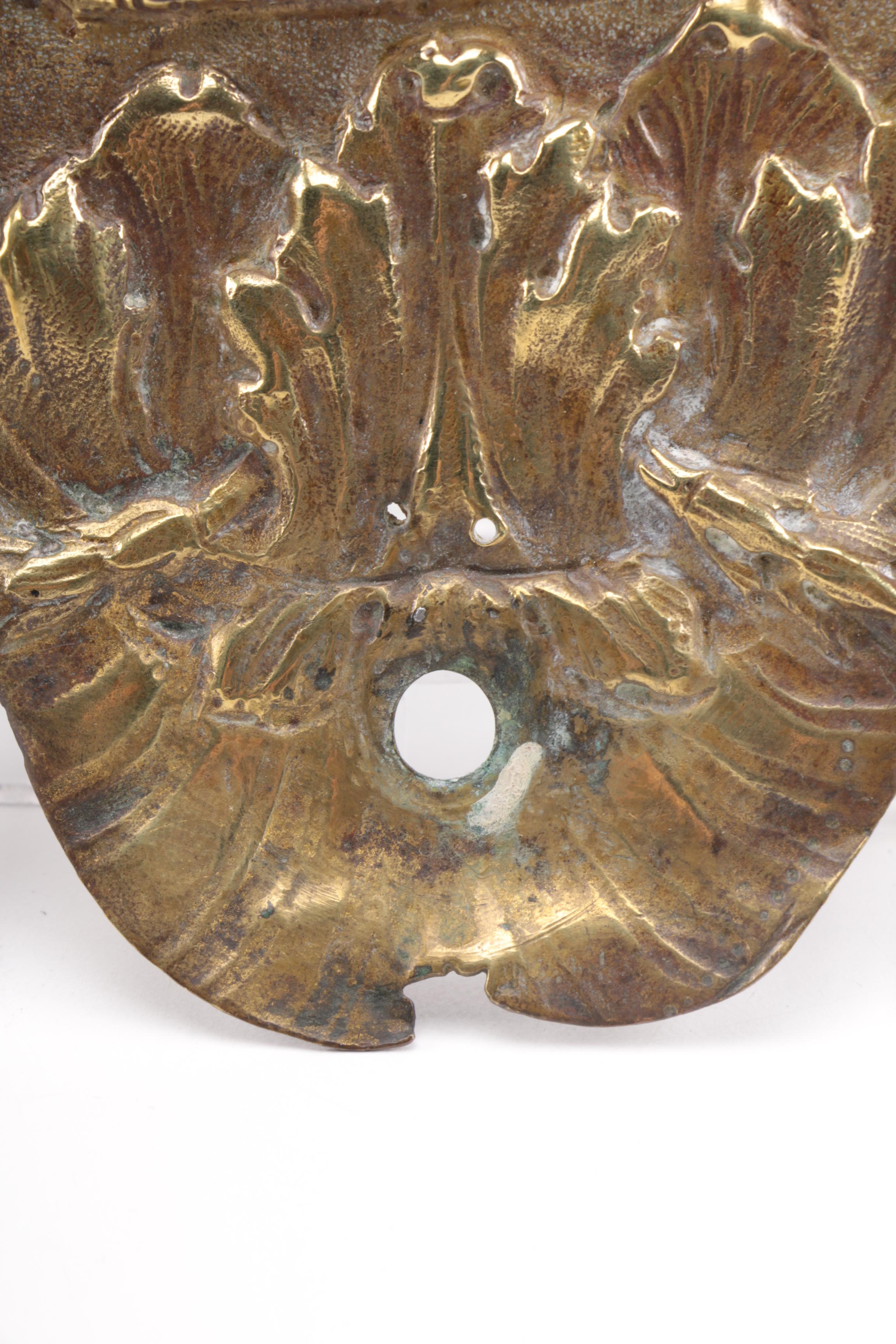 Decorative Arts With Glassware