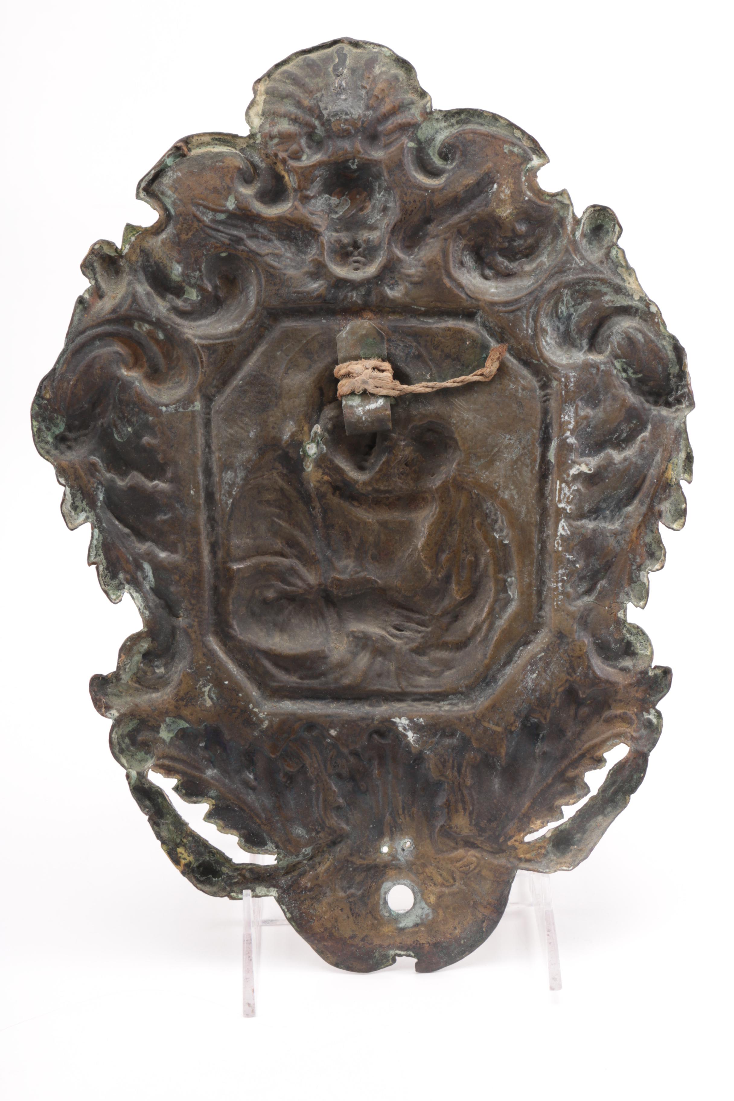 Decorative Arts With Glassware