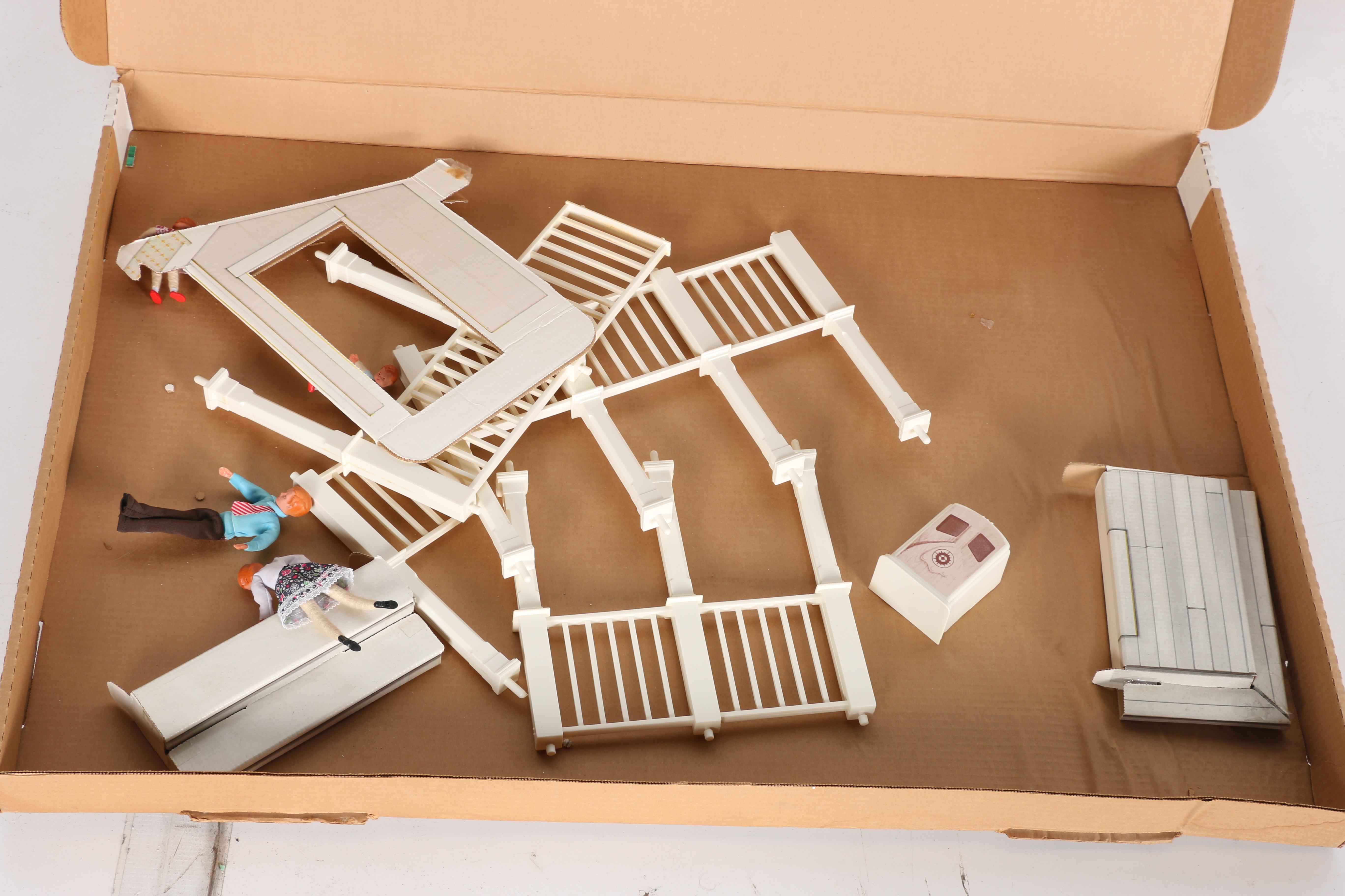 1970s "The Walton's" Farmhouse Paper Doll House