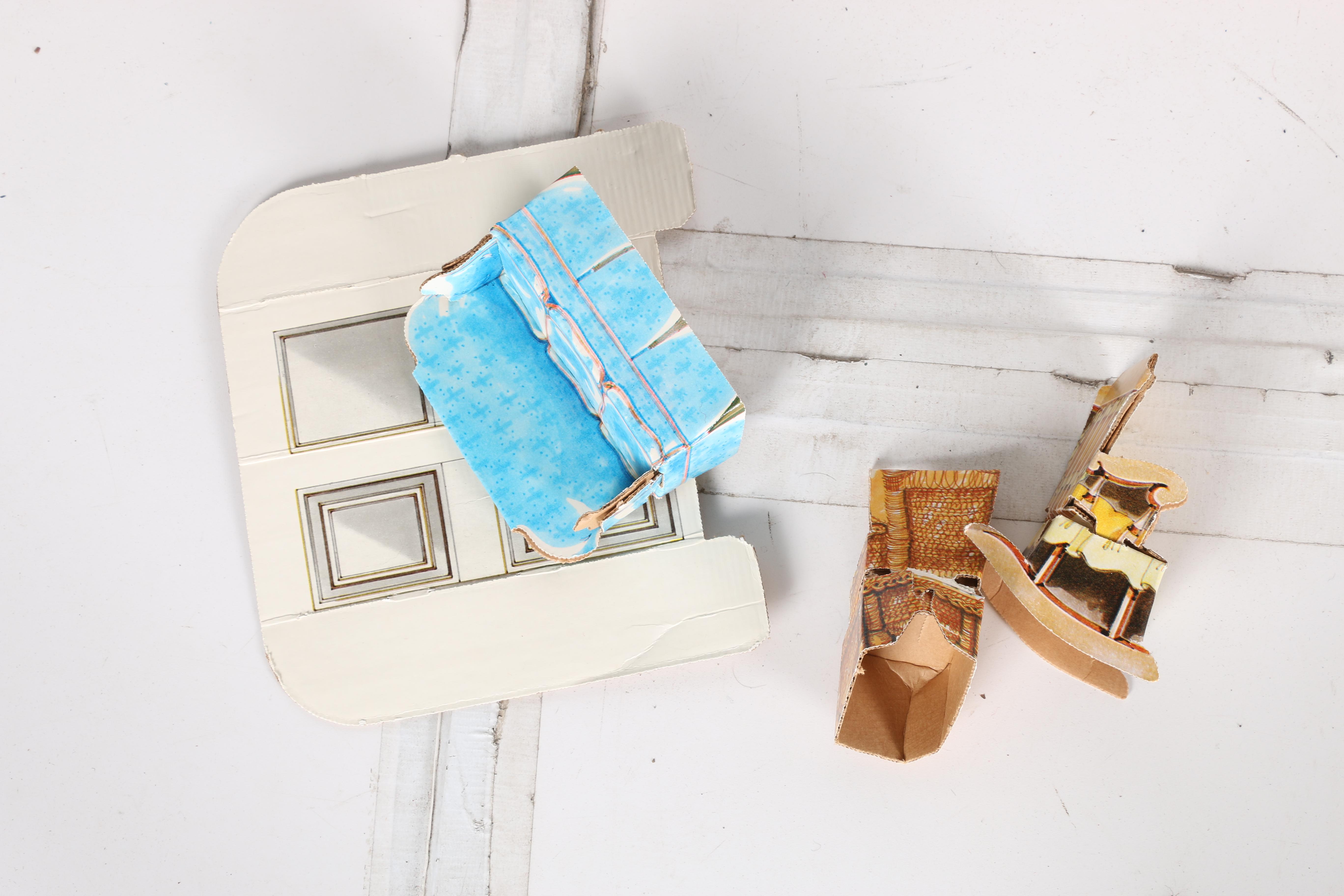 1970s "The Walton's" Farmhouse Paper Doll House