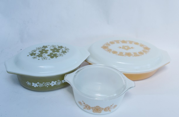 Vintage Pyrex Bakeware Set