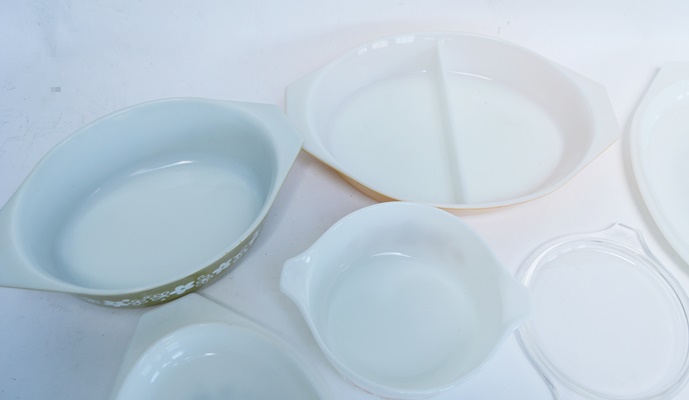 Vintage Pyrex Bakeware Set
