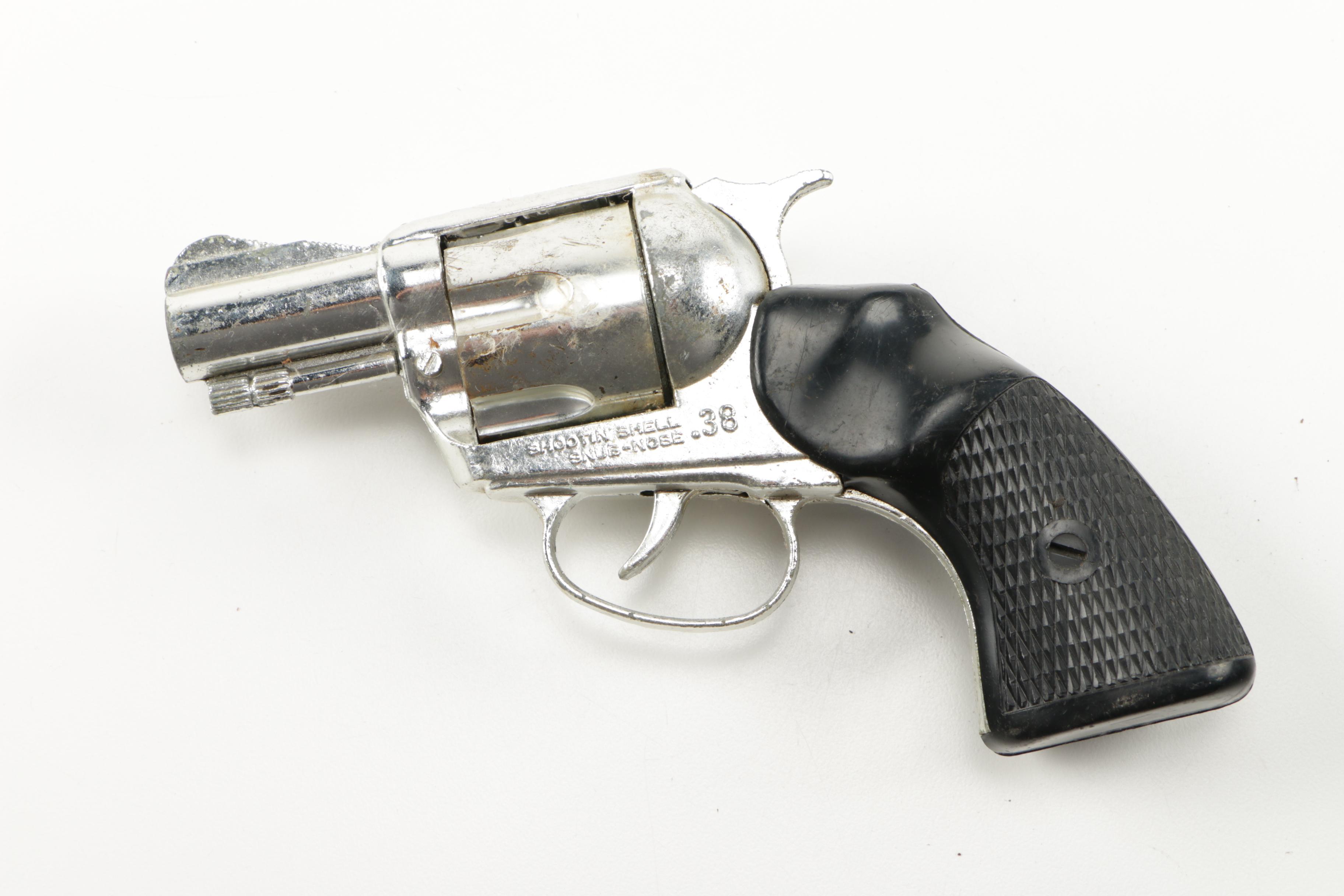 Mattel Vintage Toy Revolvers With Gun Belts