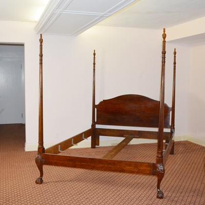 Henredon Four Poster Mahogany Queen Size Bed