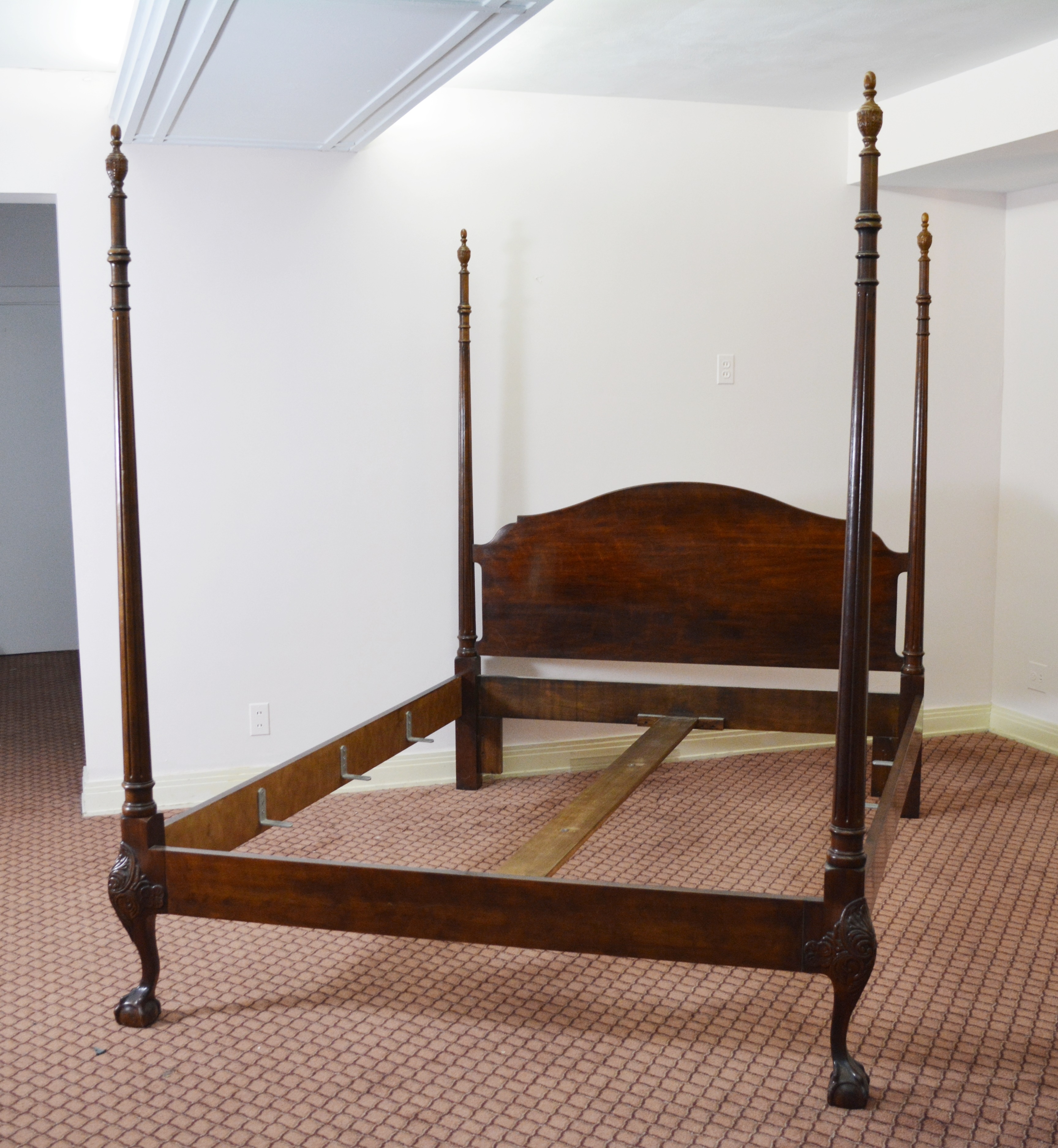 Henredon Four Poster Mahogany Queen Size Bed