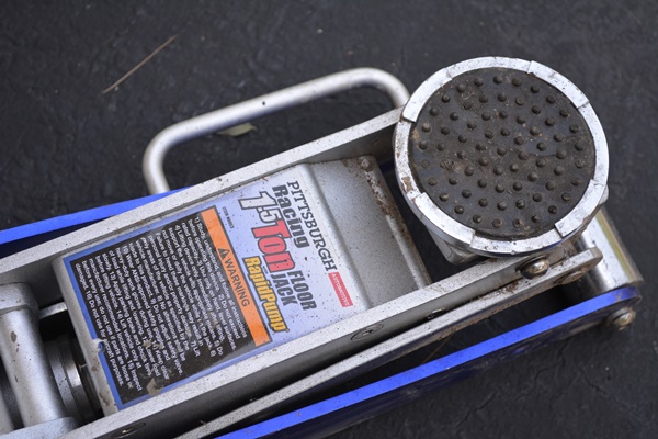 Pittsburgh Racing 1-Ton Floor Jack Rapid Pump