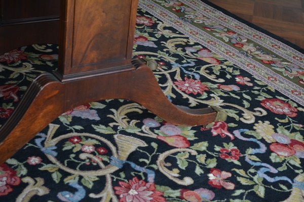 Vintage Duncan Phyfe Style Dining Room Table