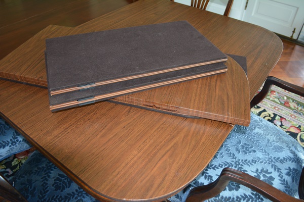 Vintage Duncan Phyfe Style Dining Room Table