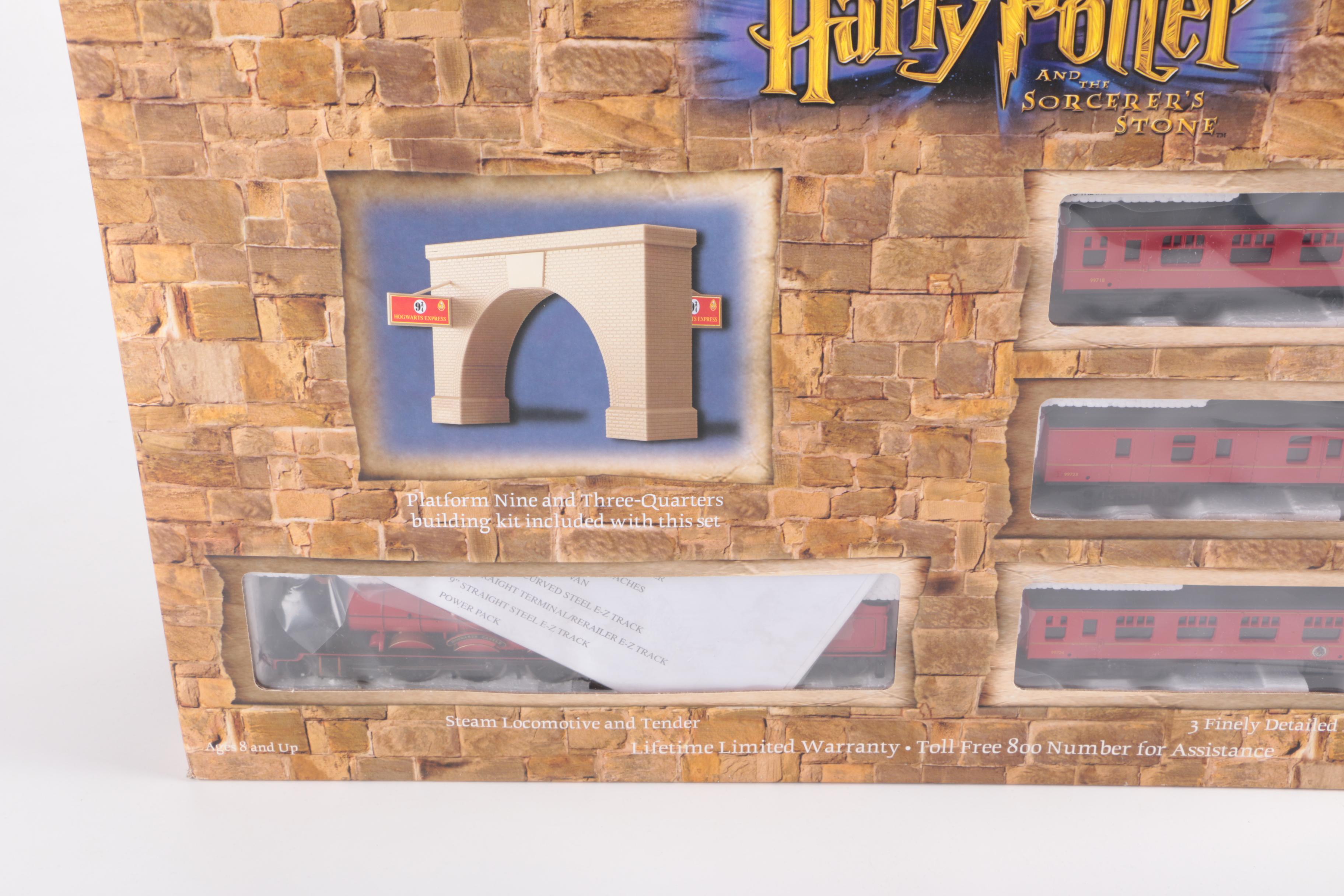 "Harry Potter" Department 56 Décor and Bachmann Train Set