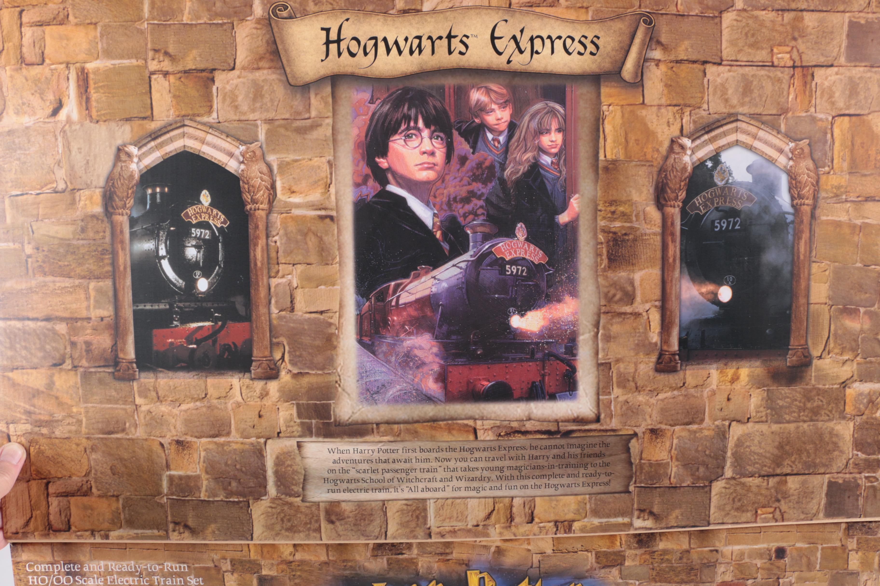 "Harry Potter" Department 56 Décor and Bachmann Train Set