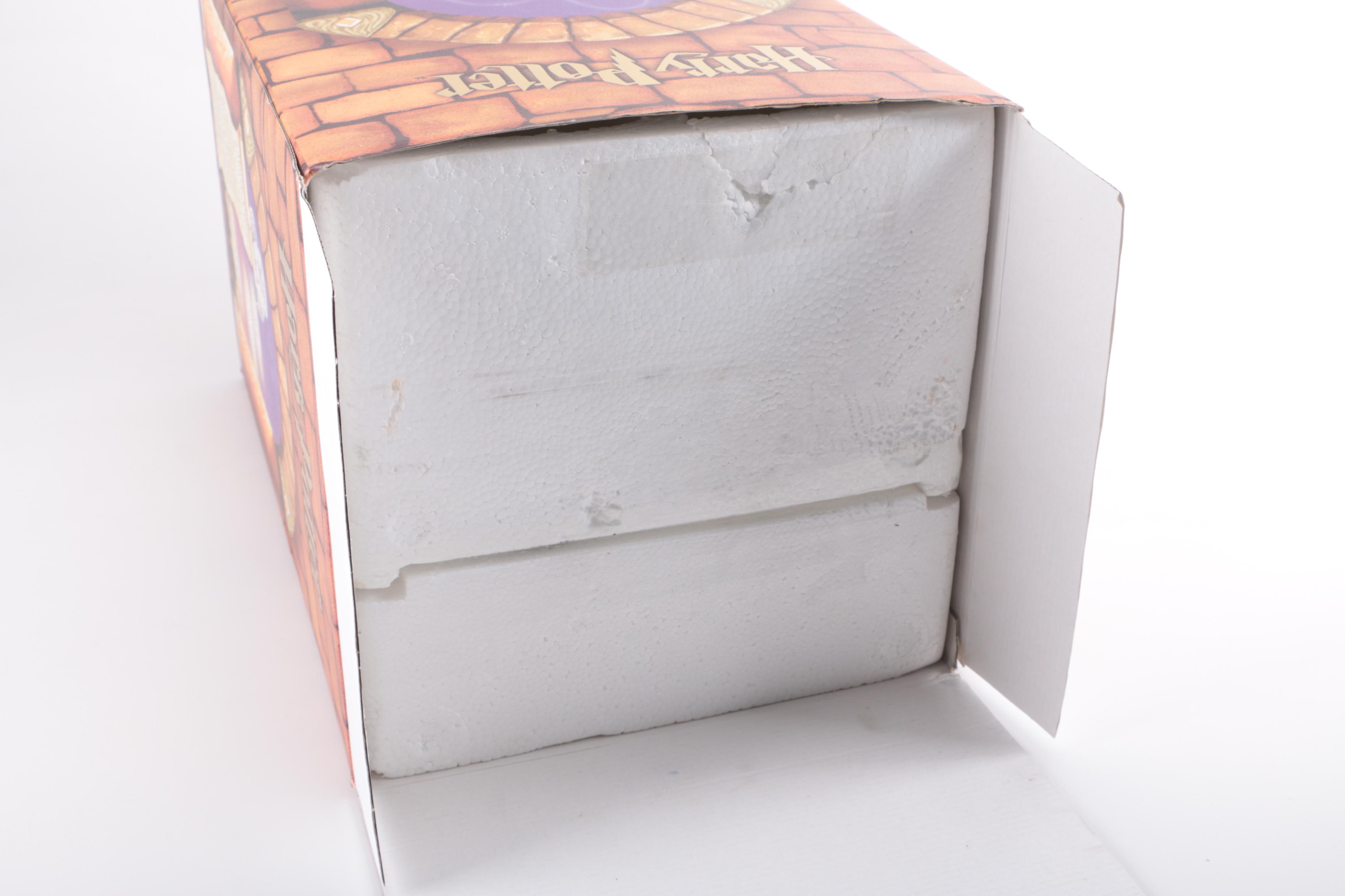 "Harry Potter" Department 56 Décor and Bachmann Train Set