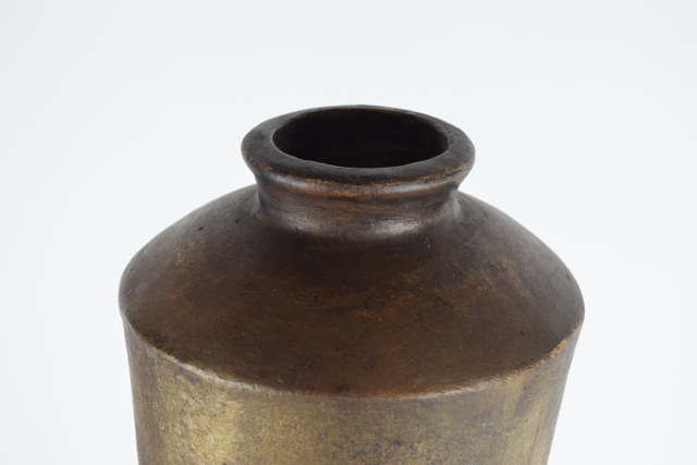 Gold Tone Modern Style Terracotta Vase